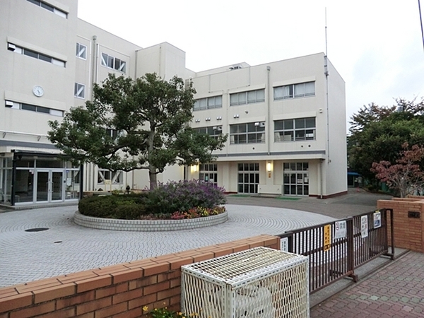 南区新築戸建カースペース2台省エネ基準適合住宅(横浜市立永田台小学校)