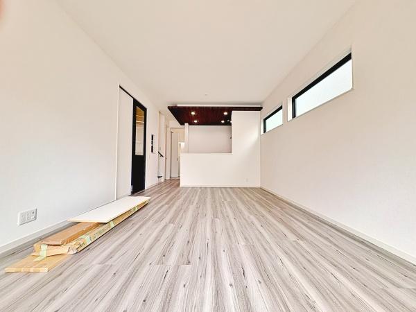 【2号棟】戸塚区新築戸建WIC南面バルコニー