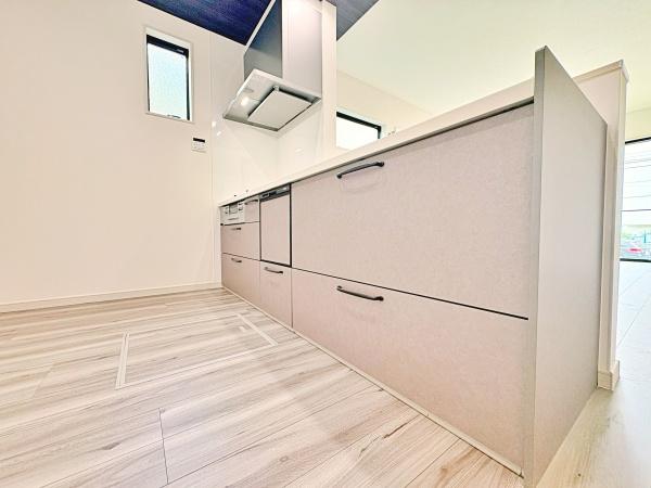 【2号棟】戸塚区新築戸建WIC南面バルコニー