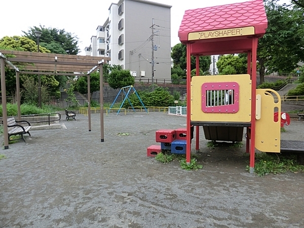 戸塚区新築戸建パントリー小屋裏テラス(大正公園)