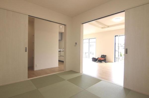 【1号棟】町田市新築戸建2台駐車可パントリー