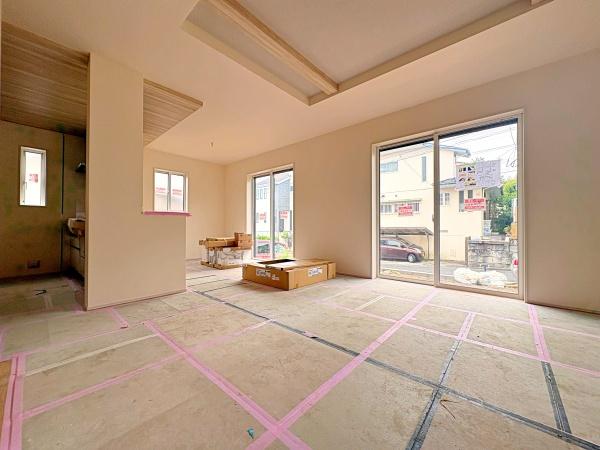 【1号棟】横浜市旭区新築戸建　カースぺ2台　床暖房
