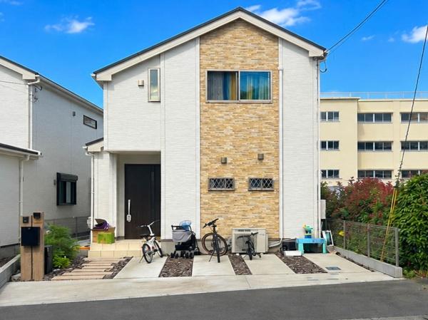 都筑区中古戸建2台駐車可LDK20帖以上