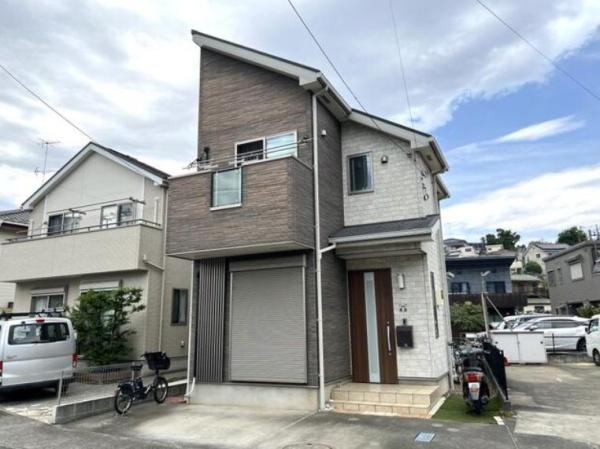 川崎市中古戸建ロフト納戸前面道路6m以上