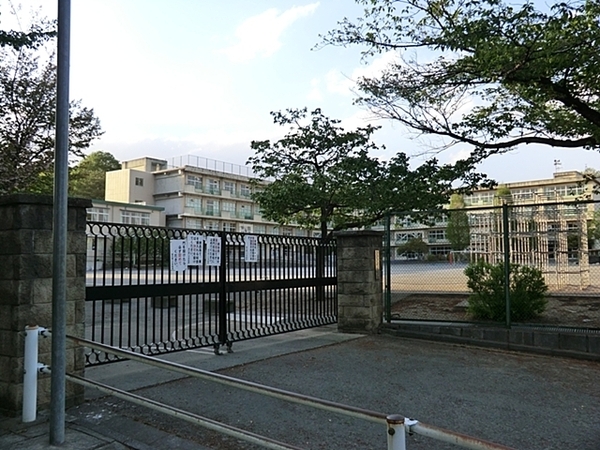 【1号棟】町田市新築戸建2台駐車可LDK24帖以上(町田市立鶴川第二小学校)