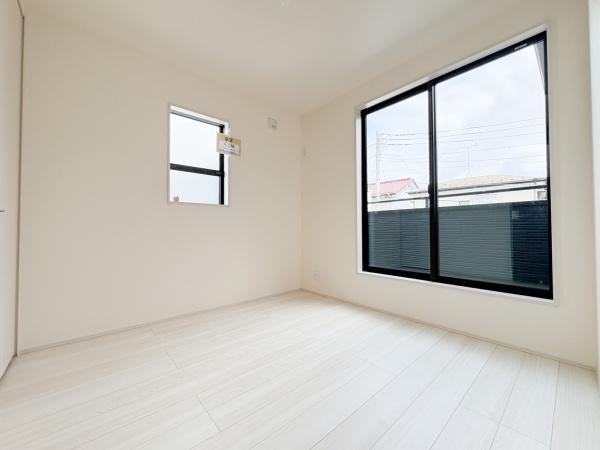 瀬谷区新築戸建LDK18帖カースペース2台南向き