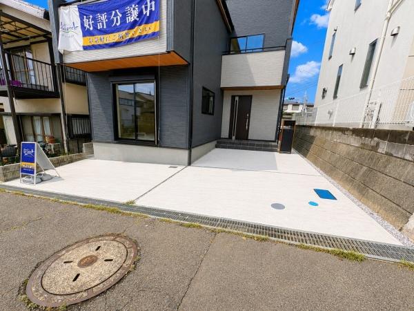瀬谷区新築戸建LDK18帖カースペース2台南向き