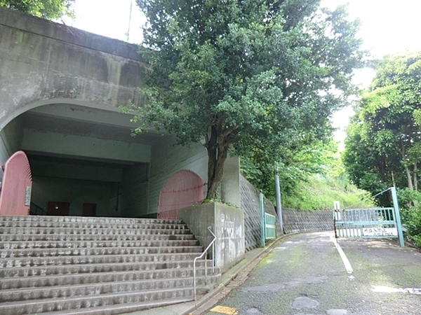 【1号棟】葉山町新築戸建ビルトイン車庫LDK22帖(葉山町立長柄小学校)