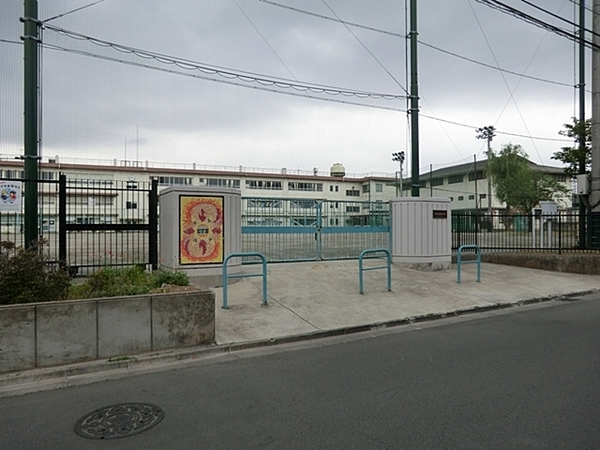 川崎市川崎区鋼管通１丁目の中古一戸建て(川崎市立臨港中学校)