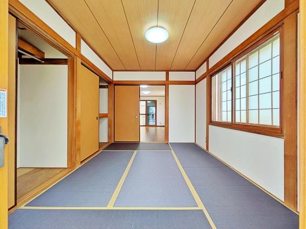 神奈川区中古戸建テラス角地小屋裏吹抜け