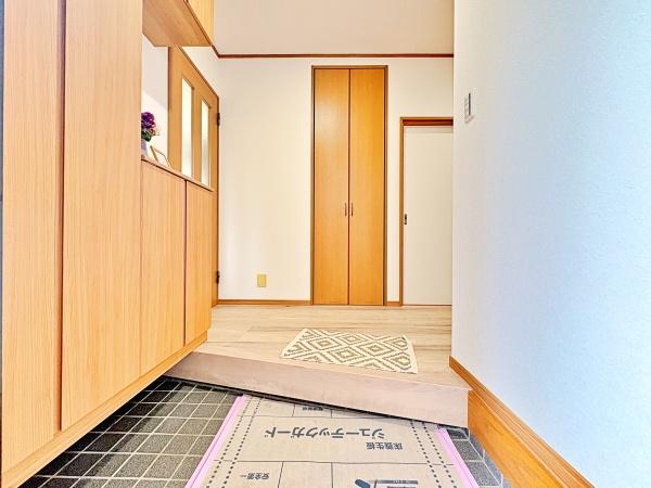 旭区中古戸建2台駐車可2面バルコニー