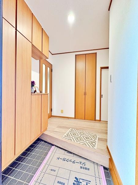 旭区中古戸建2台駐車可2面バルコニー