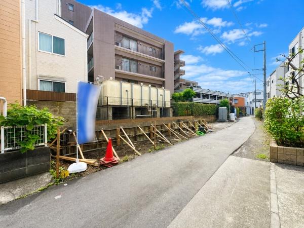 南区新築戸建カースペース2台駅歩9分平坦