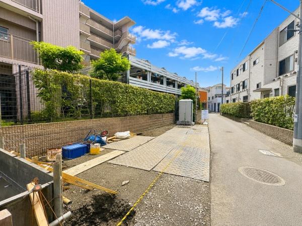 南区新築戸建カースペース2台駅歩9分平坦
