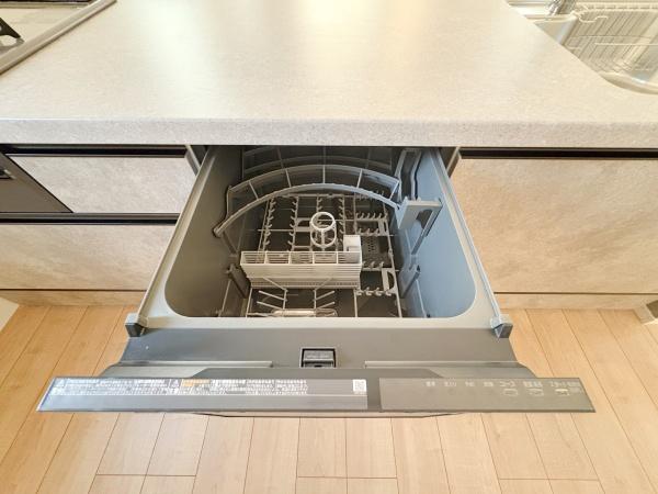 【2号棟】旭区新築戸建吹き抜けカースペース2台