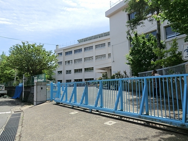 【A号棟】逗子市新築戸建2台駐車可パントリー(逗子市立沼間小学校)