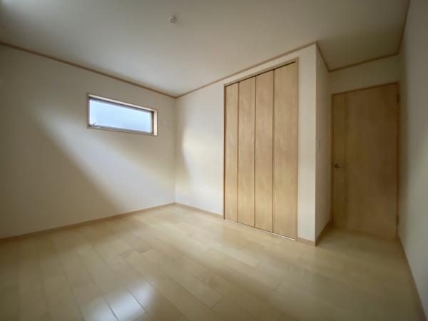 【B号棟】藤沢市新築戸建2台駐車可納戸
