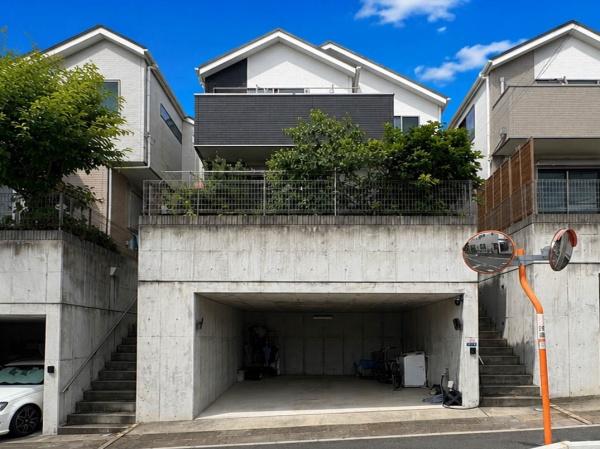 港南区中古戸建地下車庫LDK20帖以上
