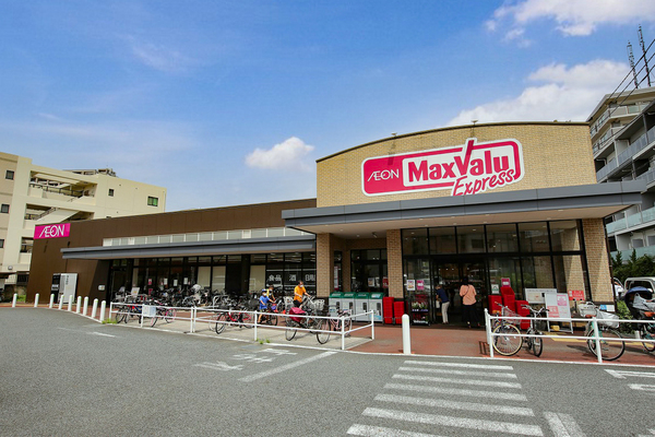 【2号棟】大田区新築戸建ビルトイン車庫納戸(マックスバリュエクスプレス六郷土手駅前店)