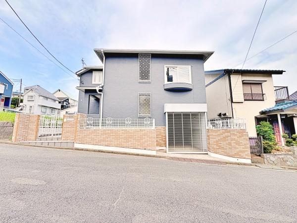 戸塚区中古戸建電動シャッターガレージ吹抜け