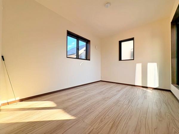 緑区新築戸建ファミクロWICグルニエ