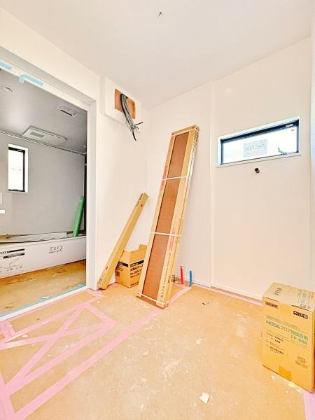 【2号棟】磯子区新築戸建駅歩10分SICパントリー
