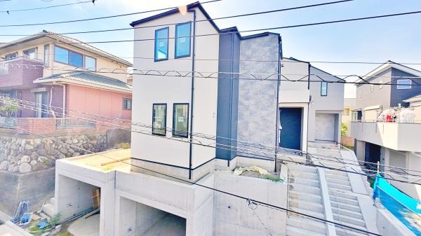 【2号棟】磯子区新築戸建駅歩10分SICパントリー