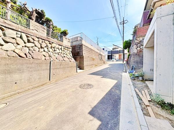 【2号棟】磯子区新築戸建駅歩10分SICパントリー