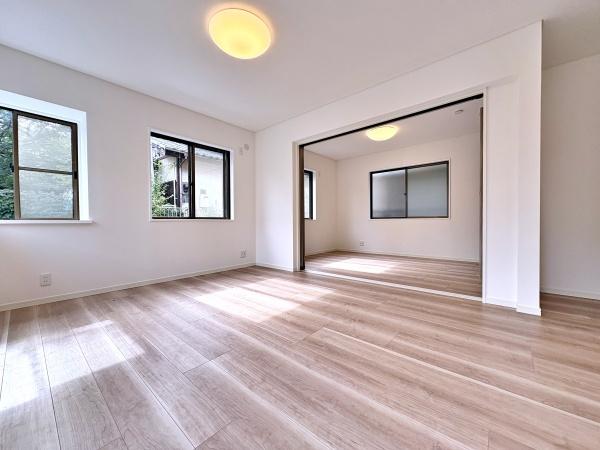 藤沢市中古戸建テラス吹抜け新規リフォーム