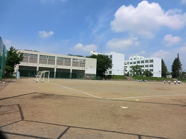 グレイスつきみ野第２【駅歩3分最上階角部屋】(大和市立つきみ野中学校)