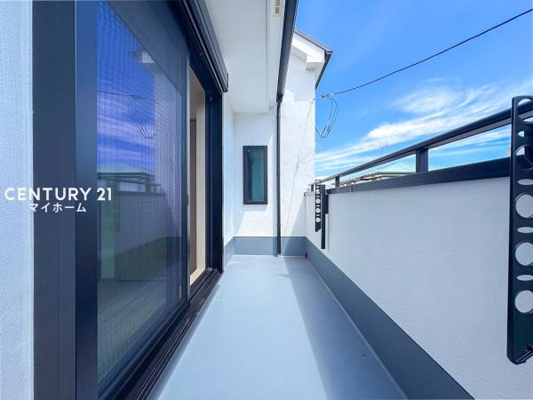 中区新築戸建ビルトイン車庫パントリーリネン棚