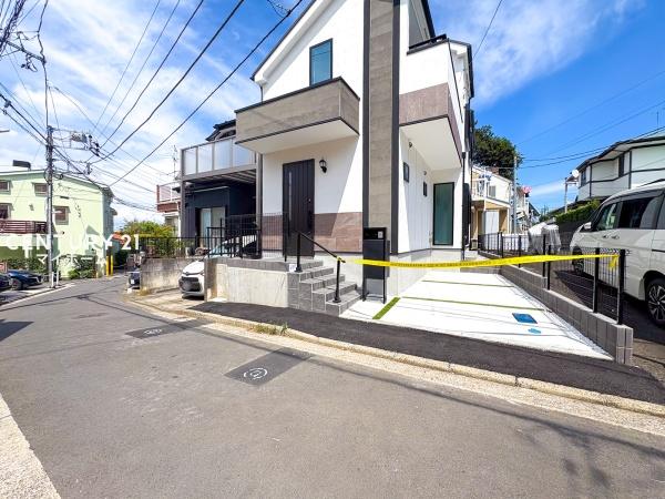 中区新築戸建ビルトイン車庫パントリーリネン棚