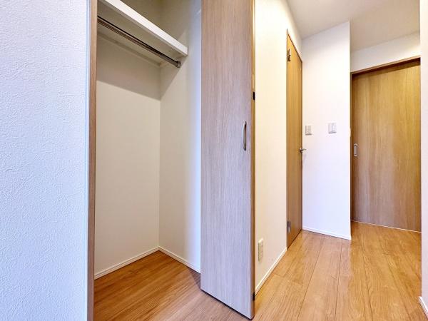 鶴見区中古戸建納戸カースペース平成30年9月築