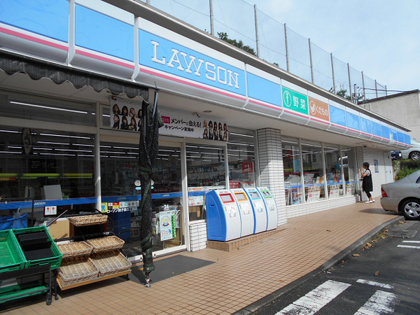 ファミールガーデン横浜屏風浦【庭付駅歩5分】(ローソン磯子森五丁目店)