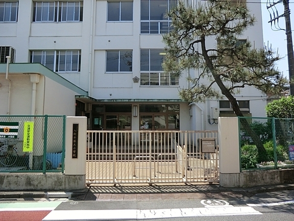 サンクタス大森ヴァッサーハウス【角部屋ペット可】(区立入新井第五小学校)
