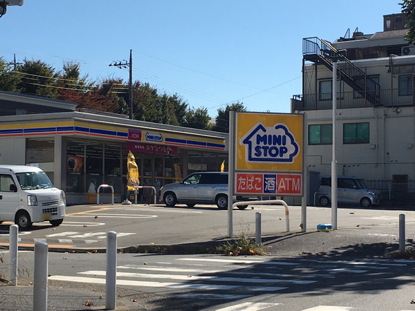 東急ドエル江田ロビニア【駅歩3分3方向角部屋】(ミニストップ青葉荏田町店)