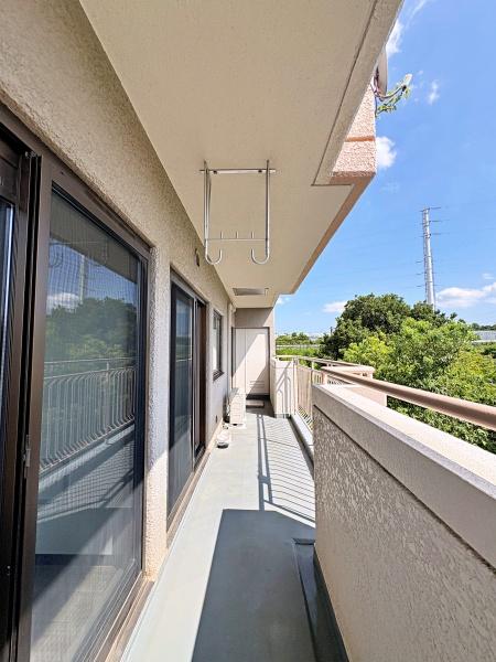 東急ドエル江田ロビニア【駅歩3分3方向角部屋】