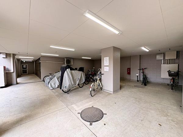 東急ドエル江田ロビニア【駅歩3分3方向角部屋】
