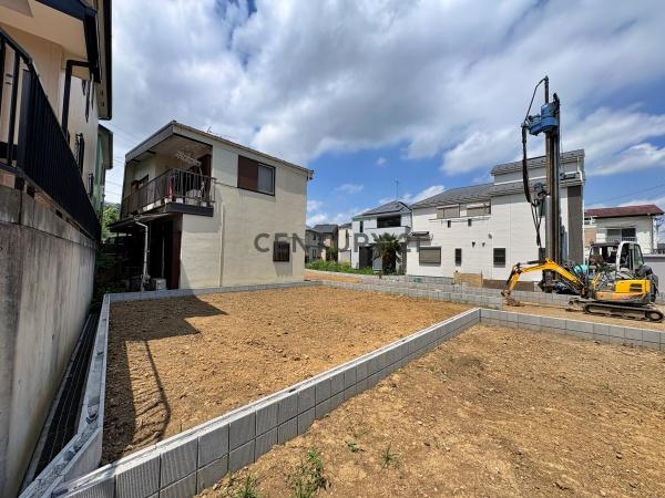 【2号棟】保土ケ谷区新築戸建パントリー2台駐車可