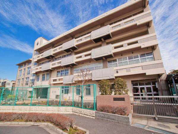 横浜市磯子区中原４丁目の中古一戸建て(横浜市立杉田小学校)