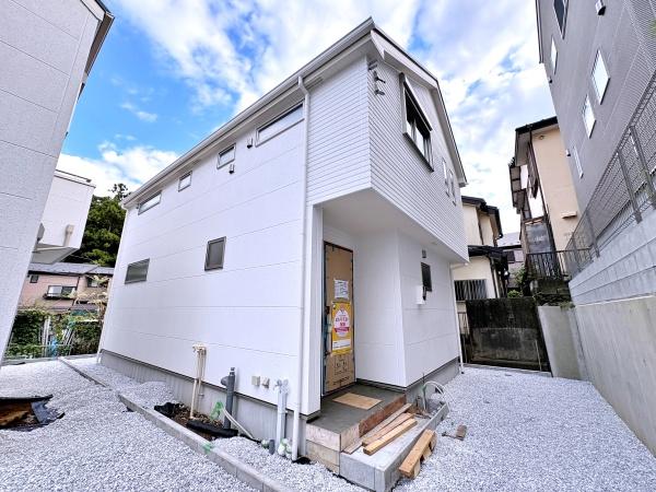 【1号棟】泉区新築戸建駅歩9分カースペース