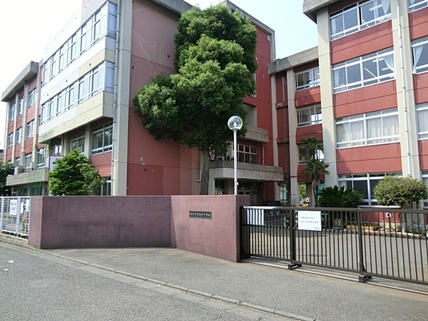 【2号棟】藤沢市新築戸建2台駐車可LDK19帖以上(藤沢市立高倉中学校)