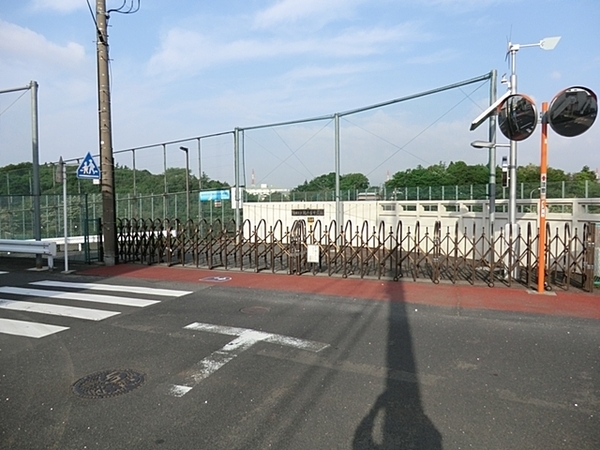 【1号棟】綾瀬市新築戸建ビルトイン車庫LDK18帖以上(綾瀬市立北の台中学校)