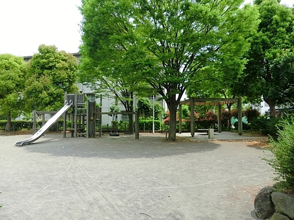 【3号棟】茅ヶ崎市新築戸建パントリー(宮の前第二公園)
