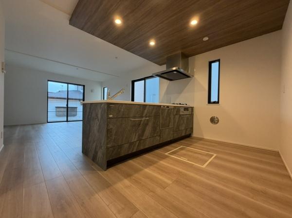 【2号棟】旭区新築戸建WICパントリー
