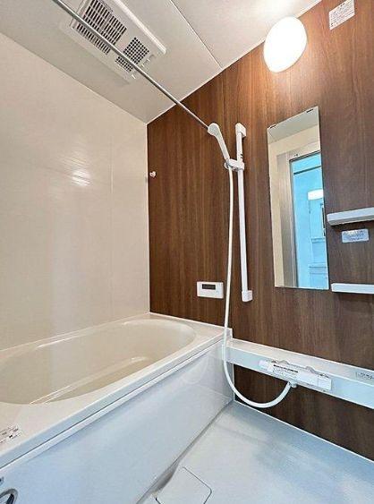 川崎市中古戸建南面ベランダ地下車庫