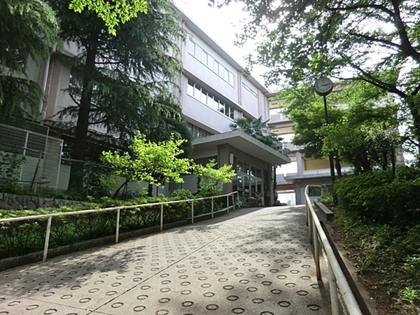 川崎市麻生区多摩美２丁目の中古一戸建て(川崎市立西生田中学校)