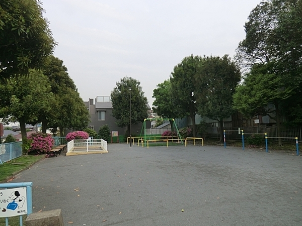 港南区新築戸建3台駐車可納戸(芹が谷第四児童公園)