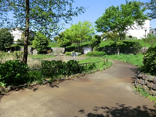 栄区新築戸建ロフト人造大理石キッチン浴室TV(飯島町わんわん池公園)