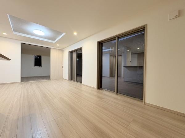 栄区新築戸建2台駐車可LDK18帖以上パントリー